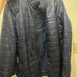 Navy Patagonia nano puffer size L